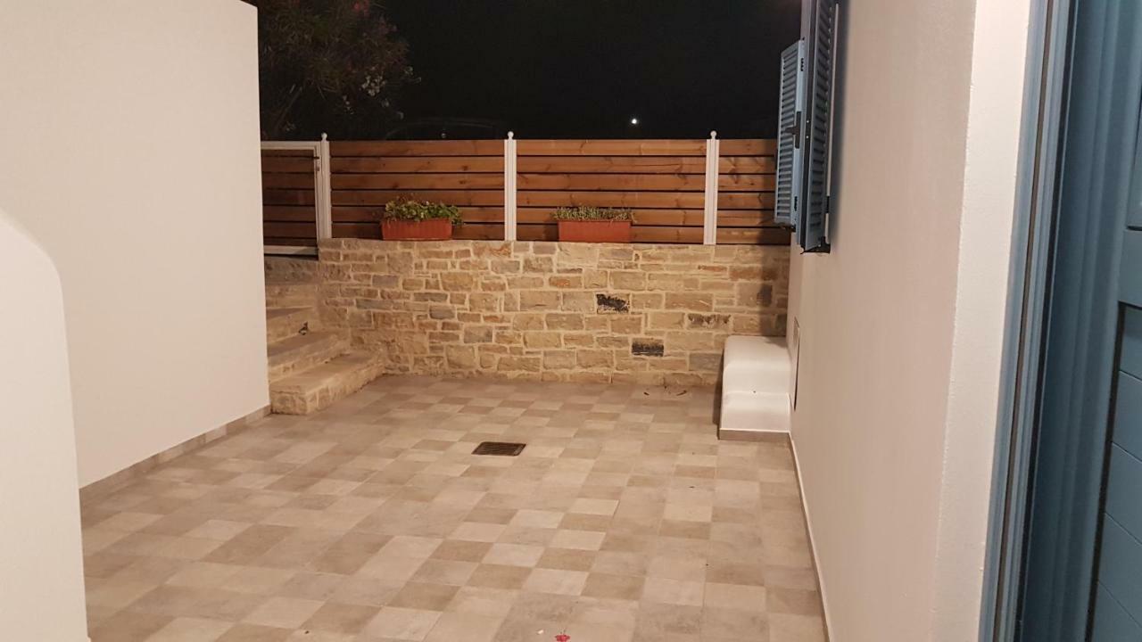 Tanyas Cozy House Kamilári Exterior foto